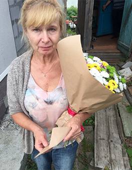 Букет из разноцветных хризантем